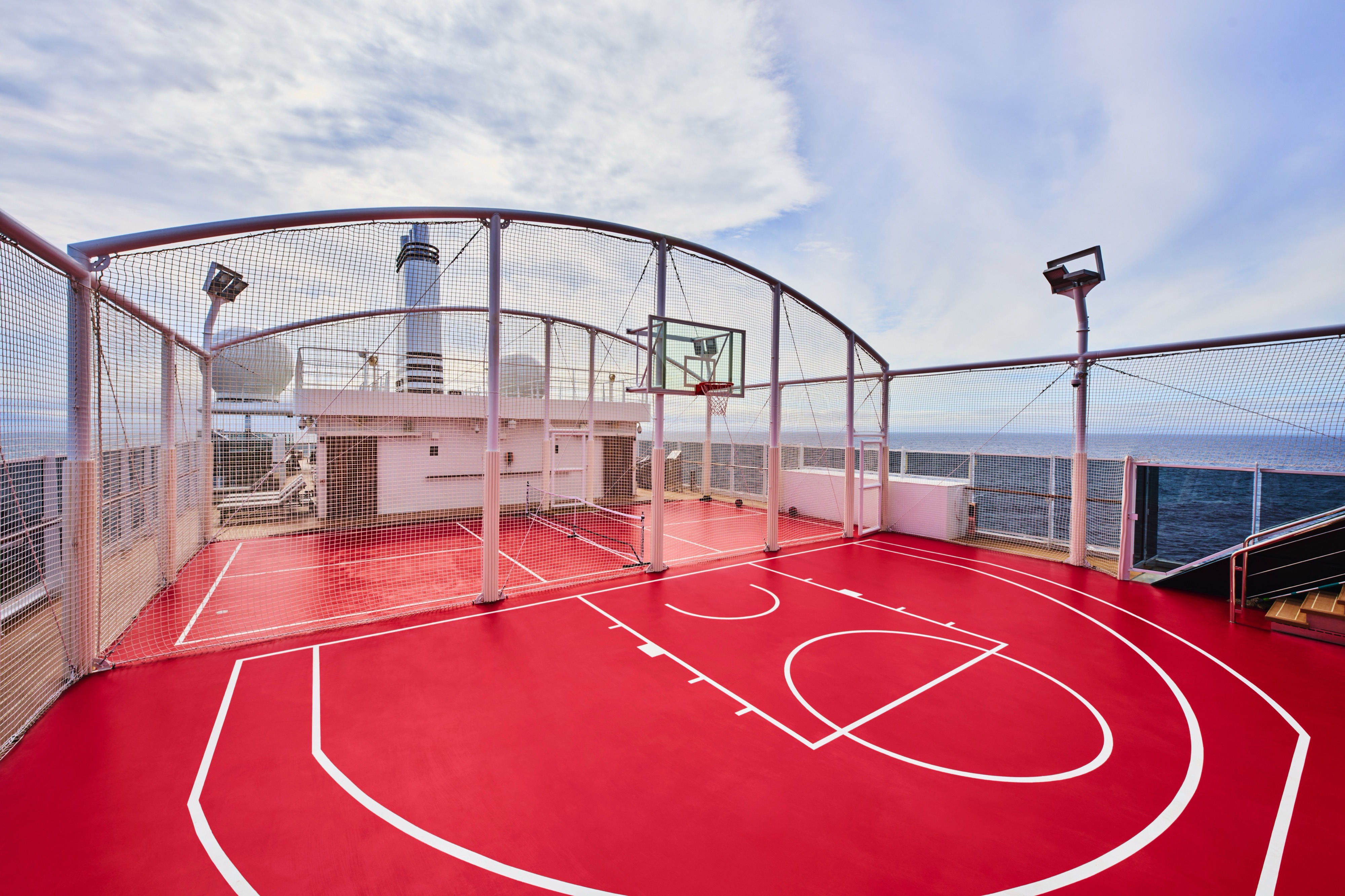EXPLORA I - Sports Court